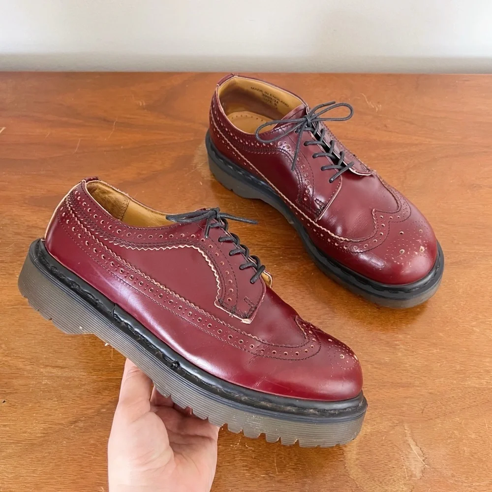 Dr Martens • vintage 3989 wingtip oxford brogues MIE cherry red leather platform